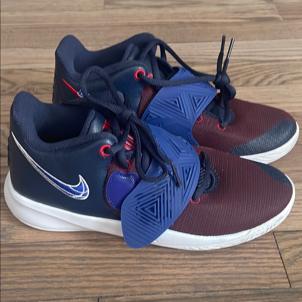 Nike Kyrie Flytrap 3 'Obsidian Gym Red' GS (Youth) Size 5Y